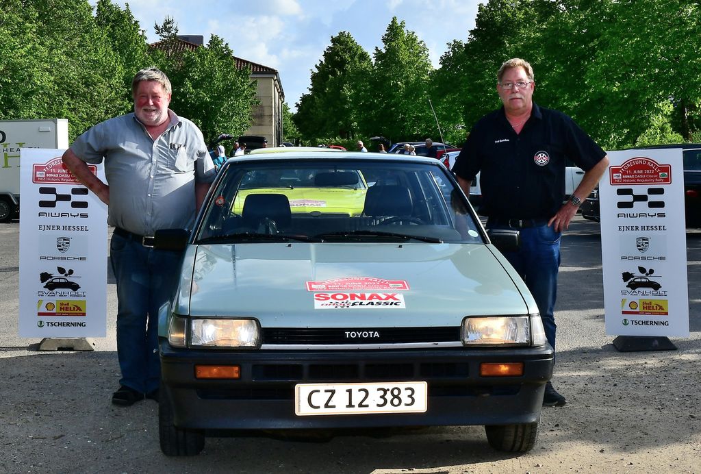 Det dygtige brødremandskab Poul og Egon Brøndum fra Randers kommer til start i Oresund Rally i deres Toyota Corolla fra 1985. De vandt løbets totalsejr i 2017.
(Foto: Michael Eisenberg)